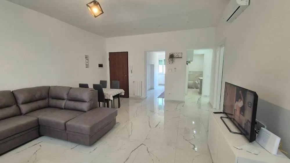123 Borgo Apartment Livorno