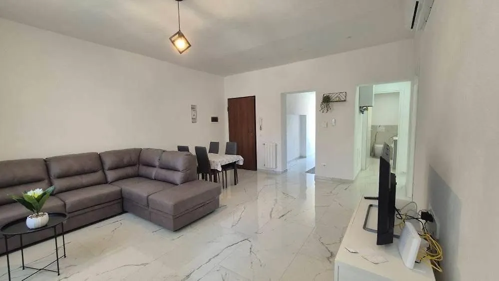 123 Borgo Apartment Livorno